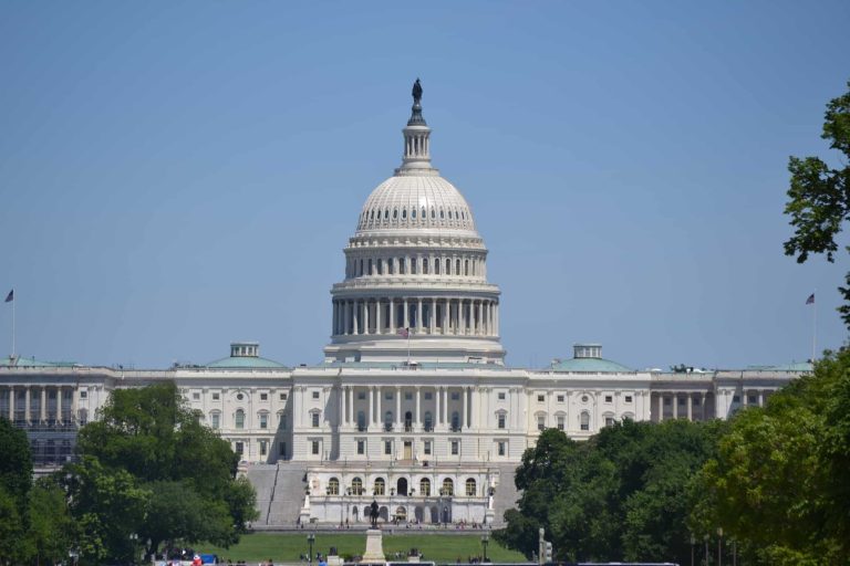 Usa, la Camera ha approvato la legge da 741 miliardi di dollari per la Difesa
