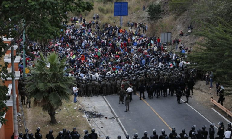 Seimila migranti honduregni sono rimasti bloccati nel Guatemala