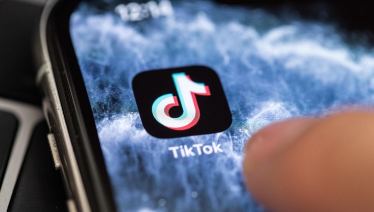 Milano, adescava minorenni su TikTok: arrestato un 57enne