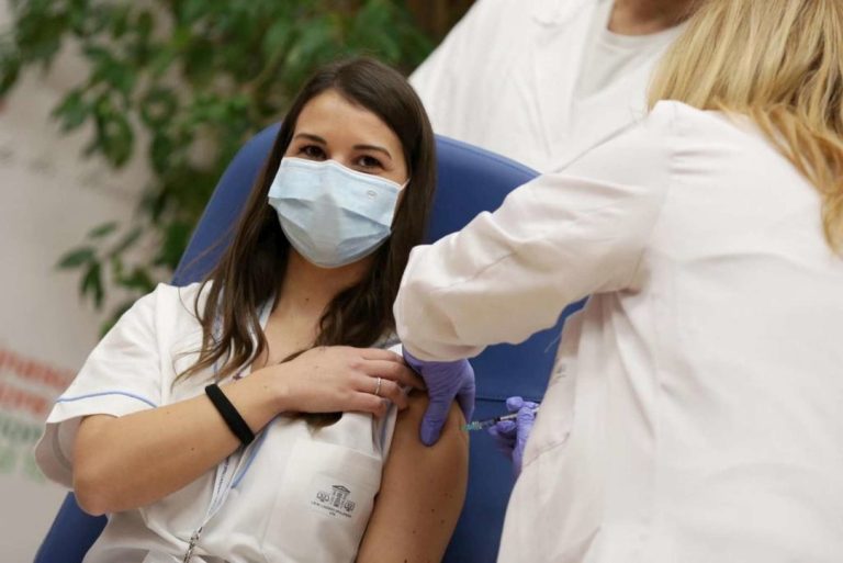 Coronavirus, quasi 46mila italiani sono stati vaccinati