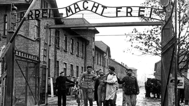 “Giornata della memoria”, quel 27 gennaio 1945: le truppe russe entrano nel campo di Auschwitz