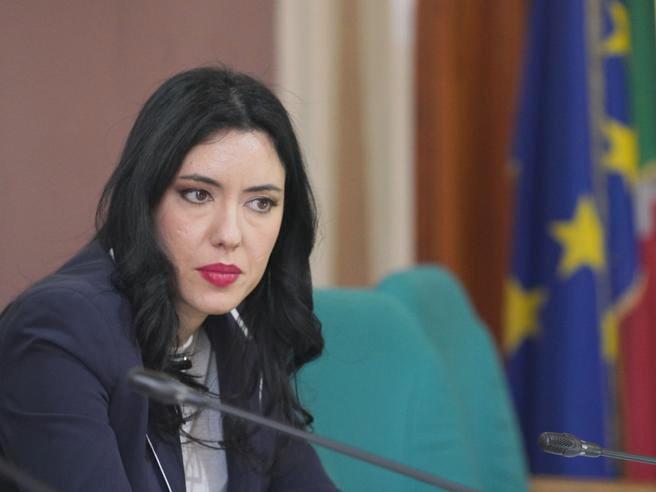 Coronavirus, la ministra Azzolina: “E’ più facile chiudere la scuola perchè non ha bisogno di ristori. Sarò io oggi a chiedere i ristori formativi”