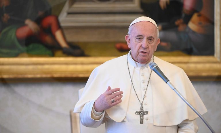 Vaticano, l’avvertimento del Papa: “Coloro che criticano il Concilio Vaticano II o non lo seguono, sono fuori dalla Chiesa”