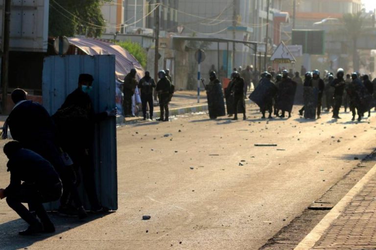 Iraq, proteste anti Usa a Baghdad nell’anniversario dell’uccisione del generale iraniano Soleimani