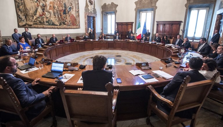 Decreto anti Covid sulle scuole: elementari e medie il 7 gennaio, le superiori al via l’11 gennaio