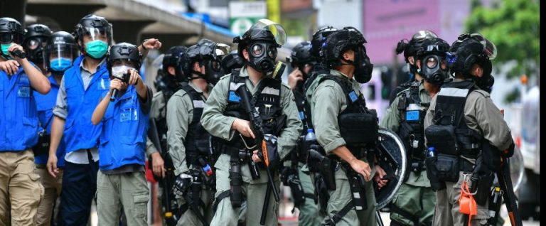 Hong Kong, nuova retata della polizia: arrestati 11 attivisti