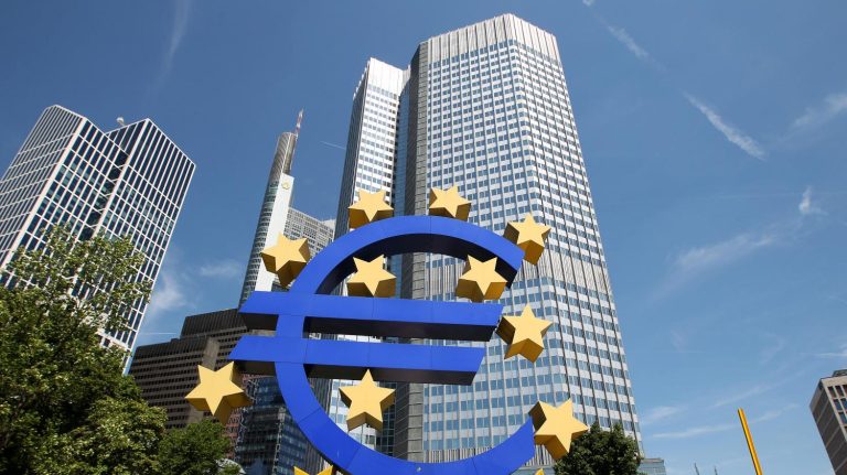 Allarme della Bce: l’economia nell’eurozona crescerà meno del previsto