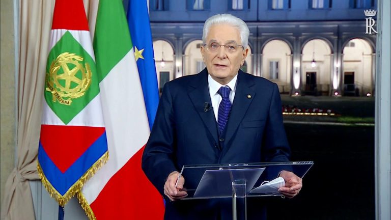 L’ultimo discorso del presidente Mattarella agli italiani: “Vaccinarsi è un dovere”