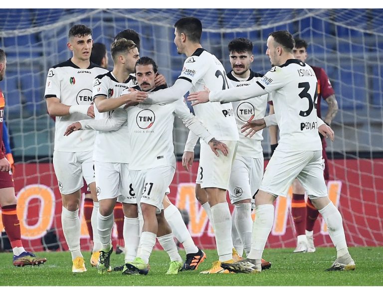 Calcio, Giallorossi allo sbando: eliminati dalla Coppa Italia