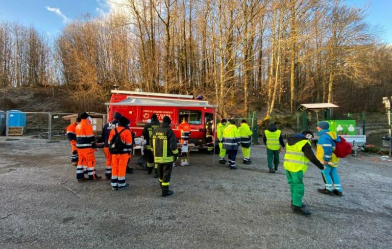 Abbadia S. Salvatore (Siena), salvato un uomo che era caduto in una voragine profonda sette metri