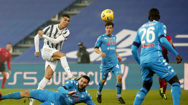 Calcio, la Juve vince la Supercoppa italiana contro il Napoli con reti di Ronaldo e Morata