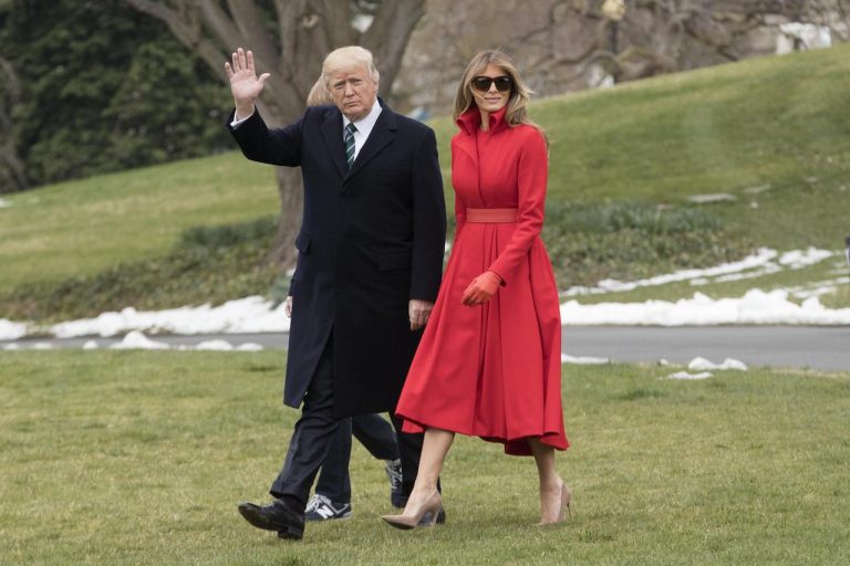 Usa, Donald Trump e Melania lasciano la Casa Bianca