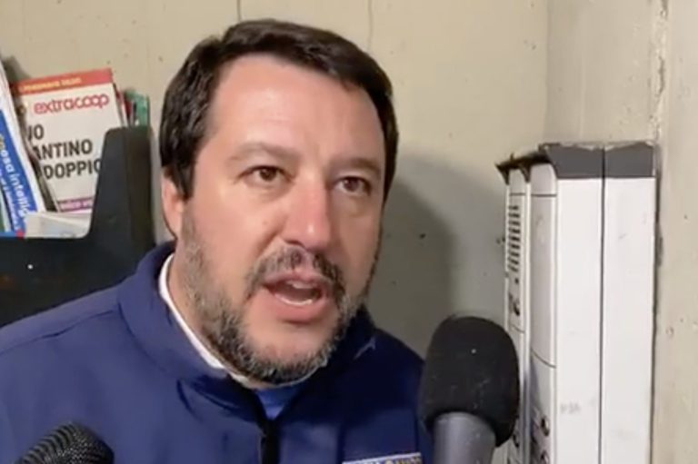 Bologna, arrestati per droga i genitori che un anno fa furono citofonati di Matteo Salvini