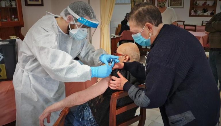 Coronavirus, sono oltre 10mila i richiami di vaccino anti-Covid somministrati finora in Italia