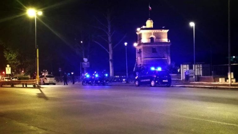 Aggredirono la troupe Rai a Ponte Milvio: arrestati dalla Digos due ultras della Lazio