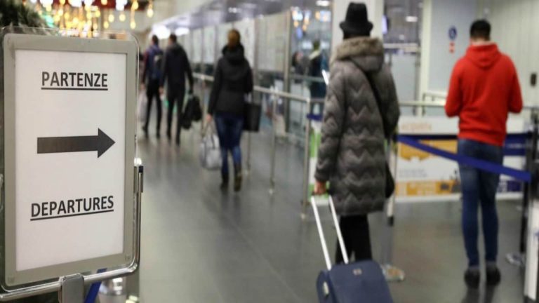 In aumento la ‘fuga dei cervelli’ italiani all’estero: nel 2019 più 4,5%