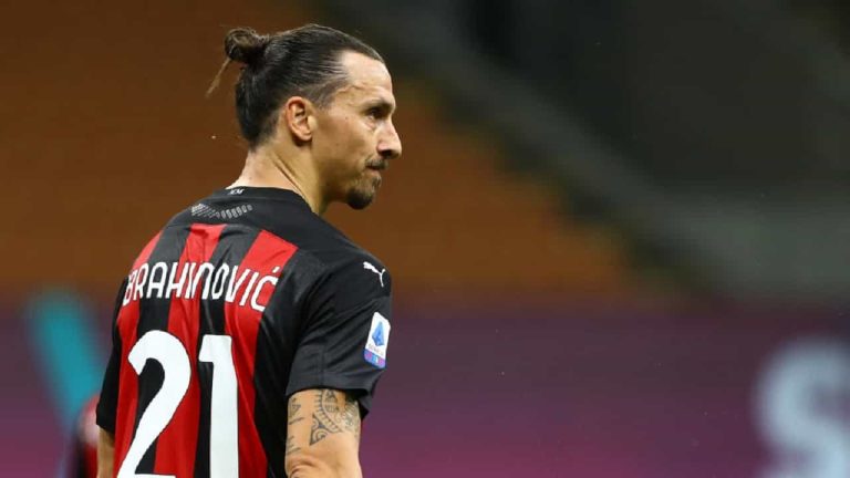 Calcio, Ibrahimovic con una doppietta supera il Cagliari