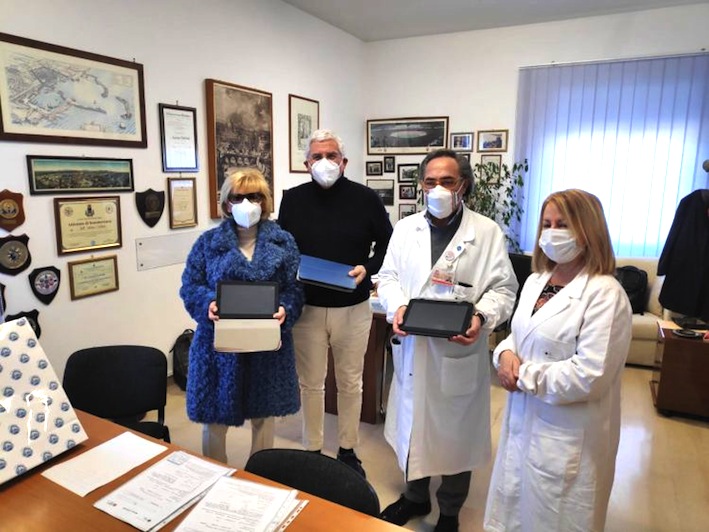 Ospedale San Paolo di Civitavecchia, la Cariciv dona 8 tablet per i degenti