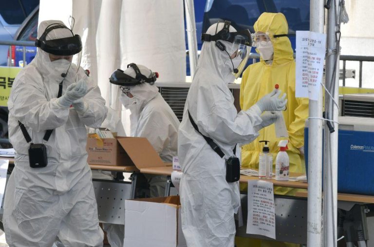 Coronavirus, negli Usa il bilancio dei decessi ha superato quota 420mila