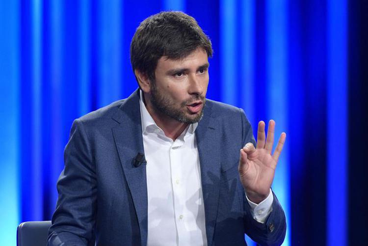 Tensione nel M5S, Alessandro Di Battista minaccia di andarsene