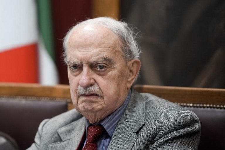 Si è spento a 96 anni Emanuele Macaluso, protagonista del Partito Comunista