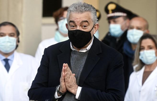 Coronavirus, l’impegno del commissario Arcuri: “Italiani tutti vaccinati entro il prossimo autunno”