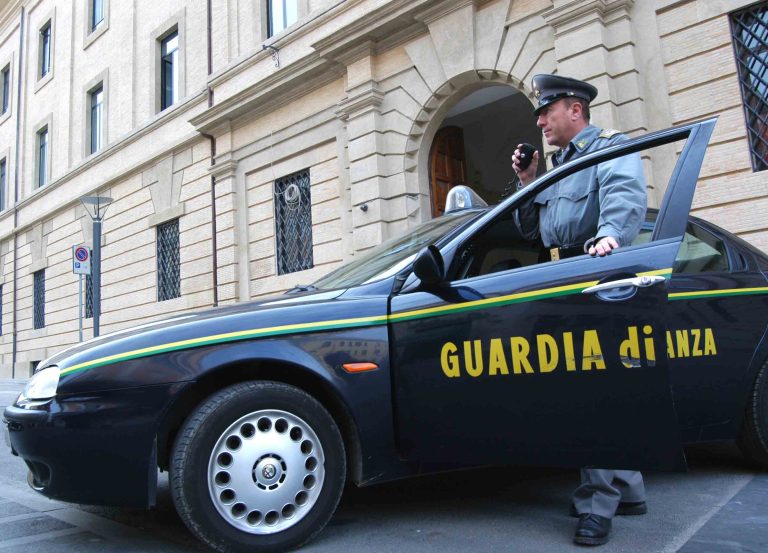 Sirmione (Brescia), blitz della Finanza: 24 arresti per una vasta evasione fiscale