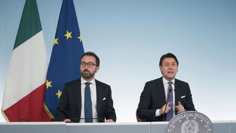 Crisi di governo: il premier Conte torna in bilico sulla questione giustizia. Giovedì la relazione del ministro Bonafede