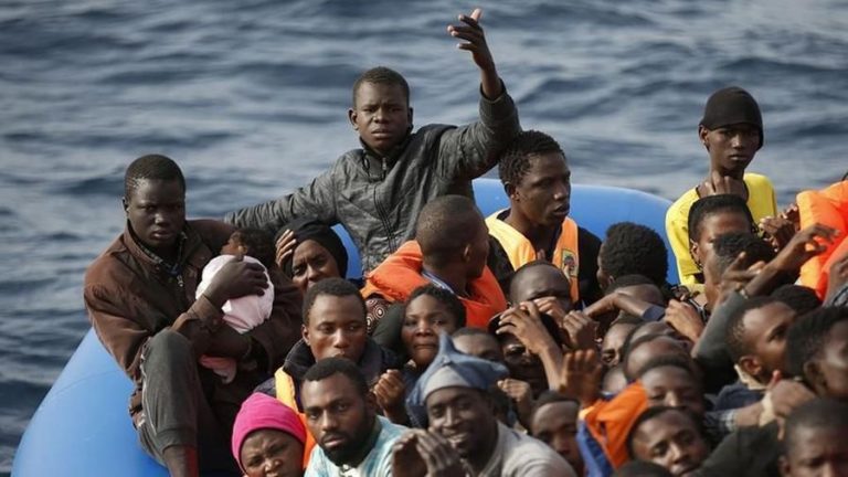 Oms: la pandemia di Covid-19 ha fatto ridurre le migrazioni di quasi il 30%, con circa due milioni di migranti in meno tra il 2019 e il 2020