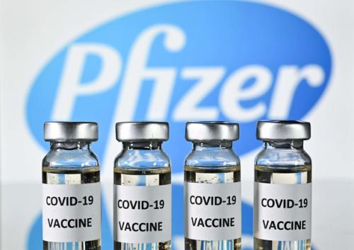 Covid, i primi dati sulla terza dose del vaccino Pfizer: l’efficacia risulta al 95,6%