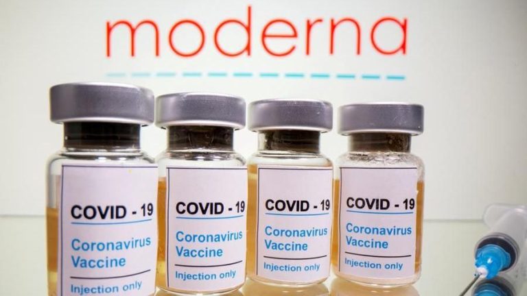 Coronavirus, l’allarme del Commissario Arcuri: “Mancano 300mila dosi del vaccino Moderna”