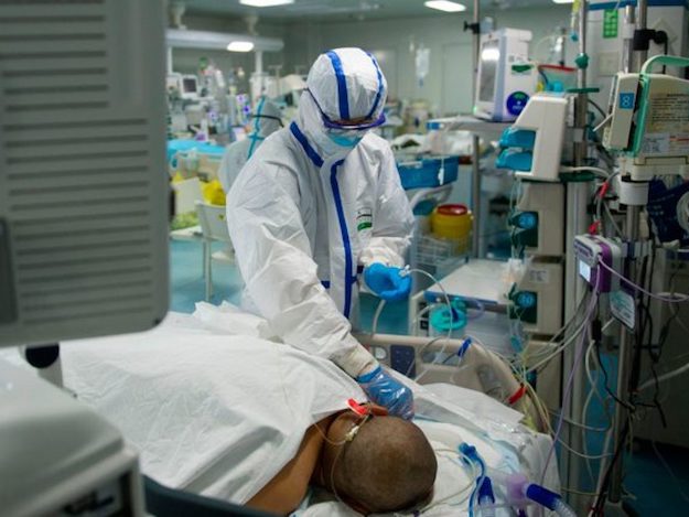 Coronavirus, l’allarme dell’Istituto Superiore di Sanità: “L’indice di contagio risale, servono misure più rigide”