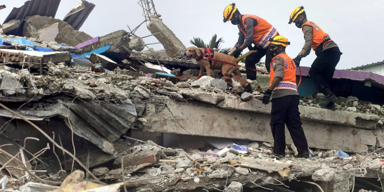 Indonesia, sale a 56 il numero delle vittime del terremoto a Sulawesi