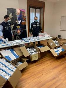 Milano, i Nas sequestrano oltre 60mila farmaci anti Covid illegali
