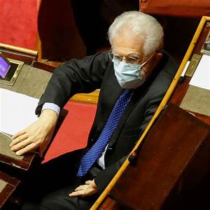 Crisi di governo, il senatore Monti annuncia che voterà la fiducia al premier Conte