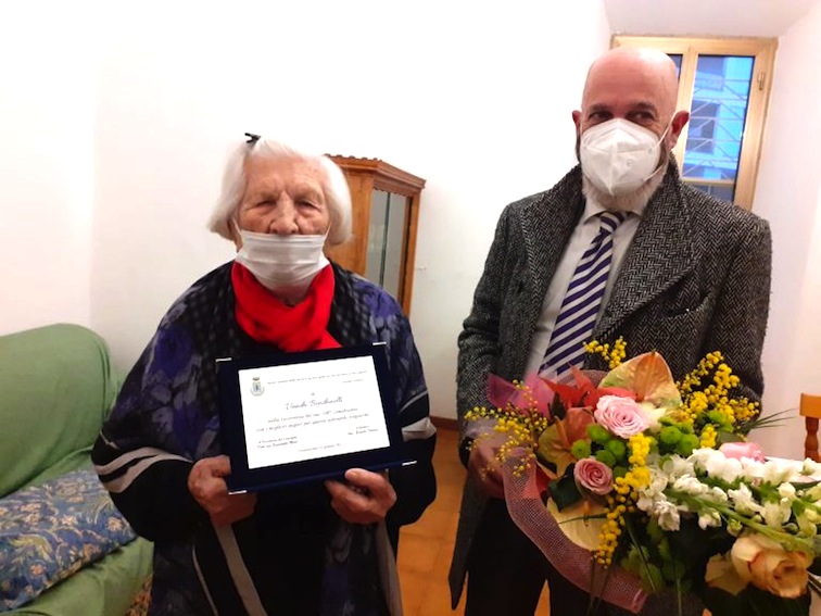 Civitavecchia festeggia i 100 anni di Vanda Bondanelli