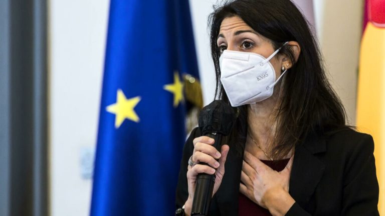 Amministrative, parla la sindaca Raggi: “Io sono la vera alternativa alla Lega Nord. Ricordiamo che è quella di Roma ladrona”