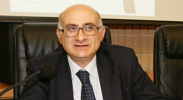 Coronavirus, parla il professor Ippolito (Spallanzani): “Non ci sono alternative allo slittamento delle vaccinazioni degli over 80 per colpa dei ritardi”