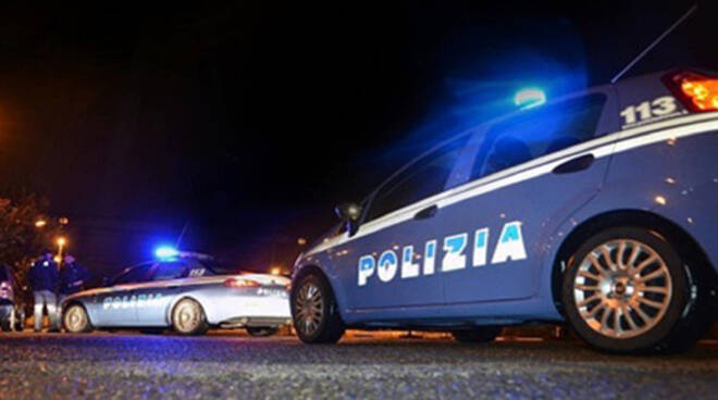 Faenza (Ravenna), 46enne trovata morta in casa: si sospetta un omicidio, indagata la polizia
