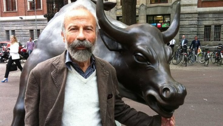 Sicilia, si è spento a 80 anni lo scultore Arturo di Modica: celebre il suo toro a Wall Street