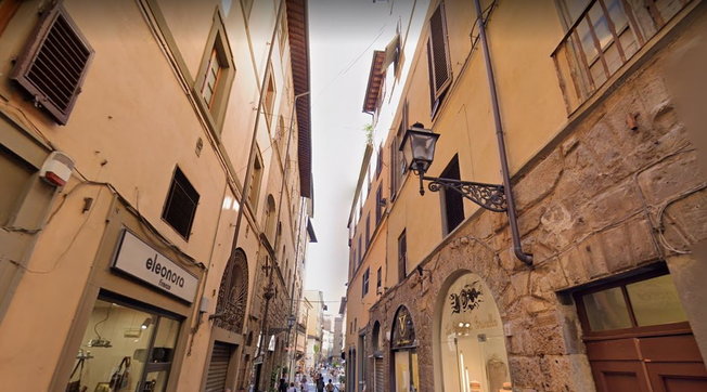 Firenze, muore studente 21enne dopo essere caduto dal 4° piano