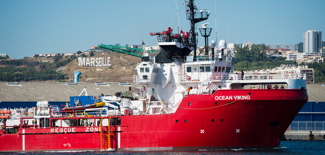 E’ stato concesso il porto di Augusta (Siracusa) alla nave Ocean Viking, con 422 migranti a bordo