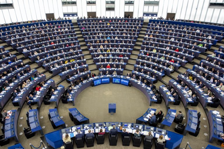 Il Parlamento europeo ha approvato in via definitiva le regole che governano il Recovery fund
