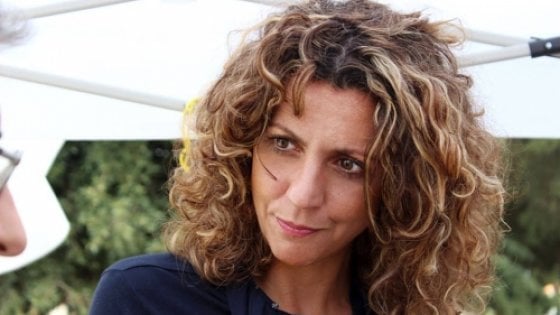 Tensione nel M5S, Barbara Lezzi chiede un nuovo voto su Rousseau: “Il quesito era malposto”
