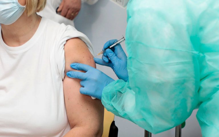 Coronavirus, a Palermo operativo un hub per 10mila vaccinazioni anti Covid al giorno