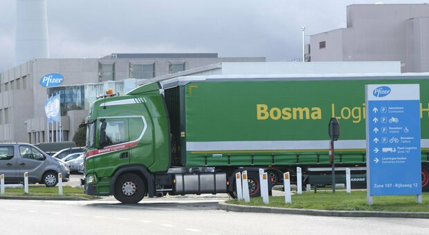 Ue: al lavoro per rafforzare la collaborazione con le case farmaceutiche per incrementare la produzione dei vaccini in Europa