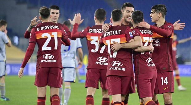 Calcio, la Roma batte il Verona e si conferma al terzo posto in classifica