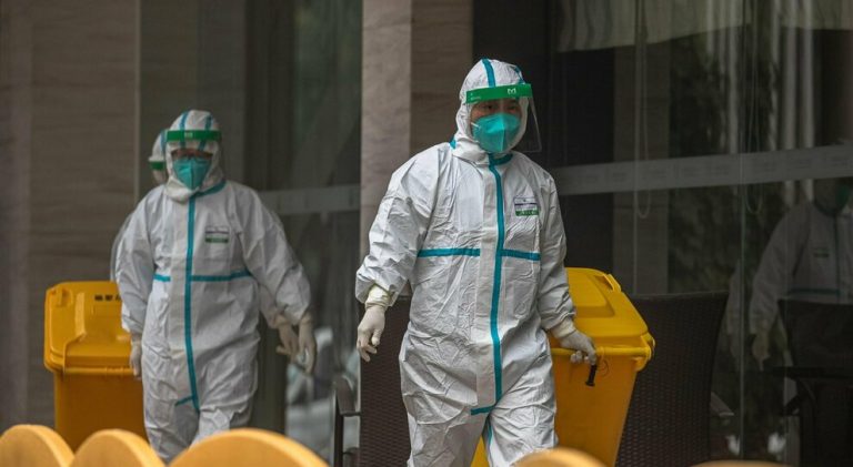 Cina, gli esperti Oms stanno raccogliendo “dati mai visti” a Wuhan sulle origini della pandemia Covid