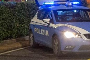 Formia (Latina), è stato fermato dalla polizia un minorenne sospettato di aver accoltellato a morte un 17enne durante una rissa
