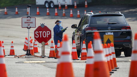 Coronavirus, in Usa il numero dei contagi comincia a diminuire